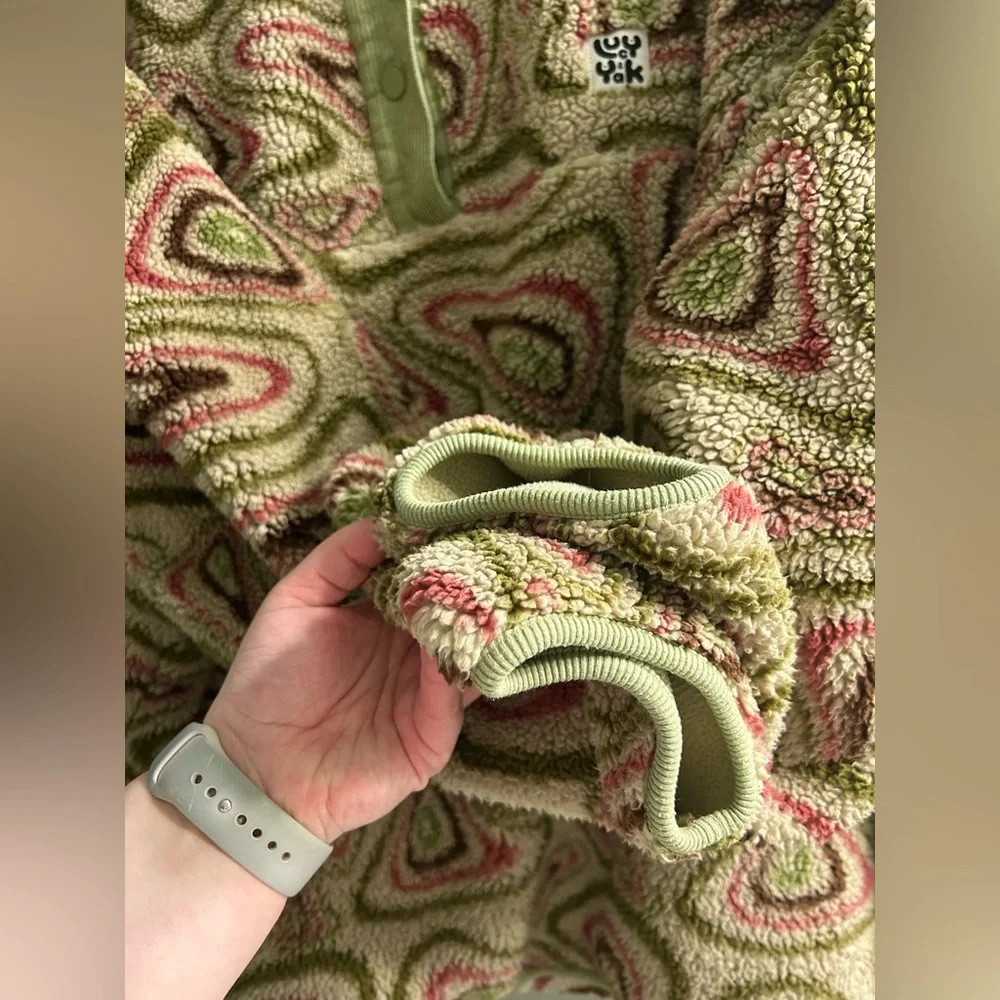 Lucy & Yak Borg Fleece in the Yosemite print - Picture 11 of 12